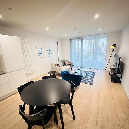 Spacious Modern 1 Bed Apartment. ลอนดอน ภายนอก รูปภาพ