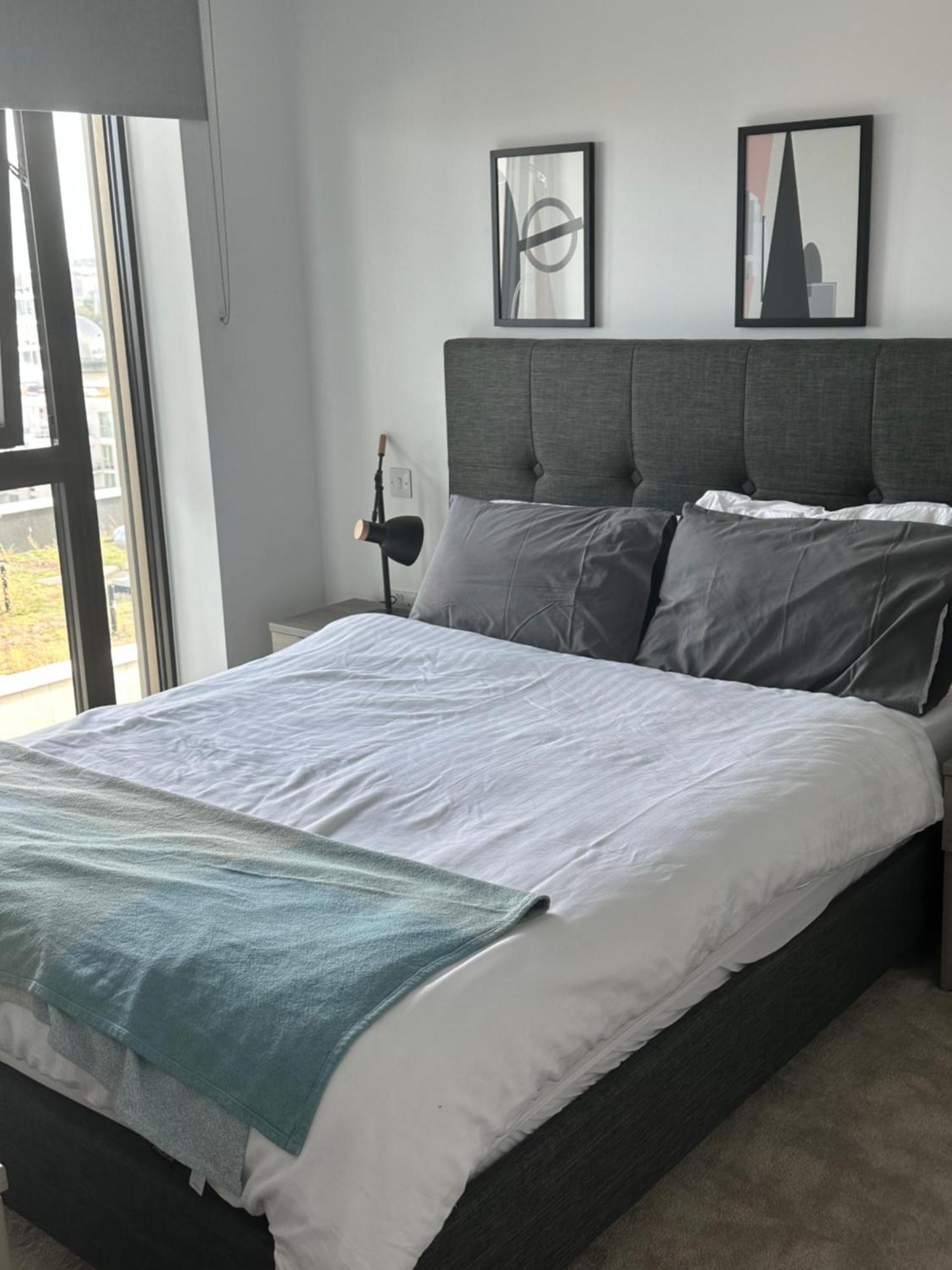 Spacious Modern 1 Bed Apartment. ลอนดอน ภายนอก รูปภาพ